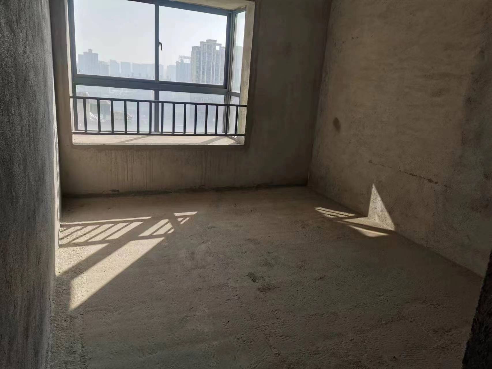 华瑞园  3室2厅1卫   65.00万