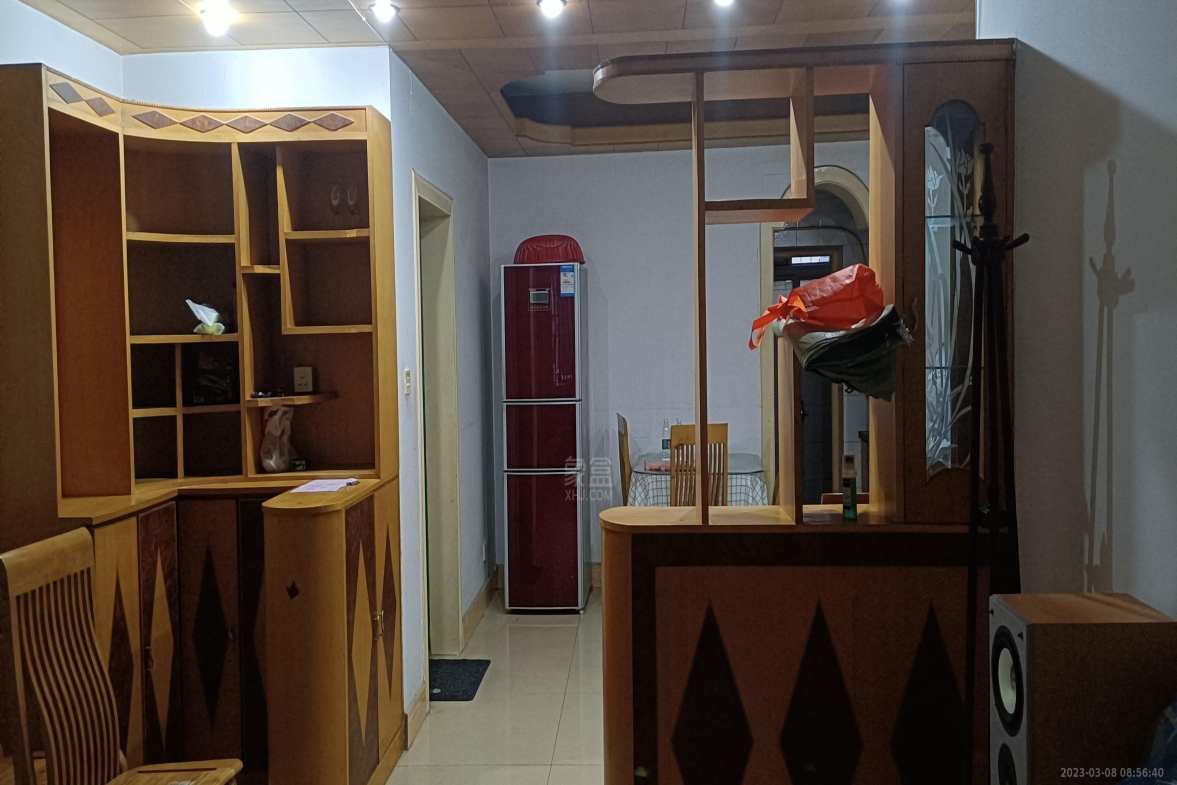 市二中单位房 3室2厅1卫 1500.00元/月 市二中单位房 3室2厅1卫 1500.00元/月室内图