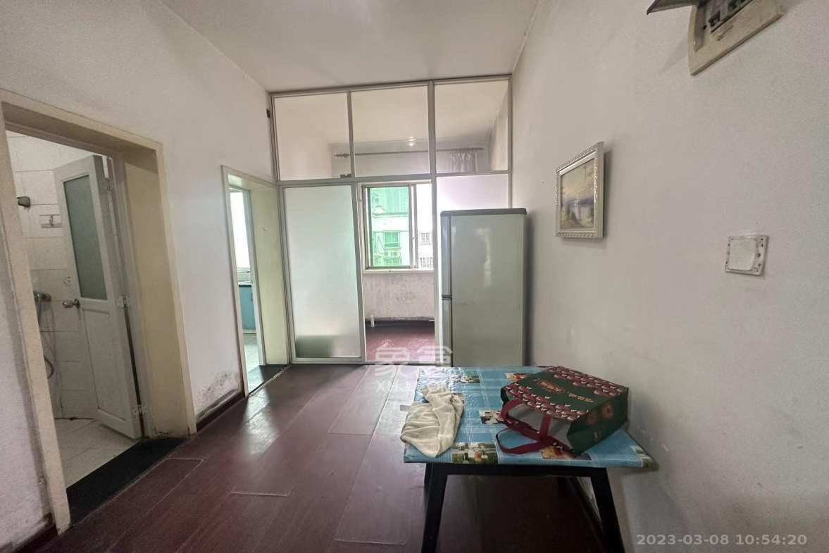 中南汽车世界  2室2厅1卫    1100.0元/月室内图