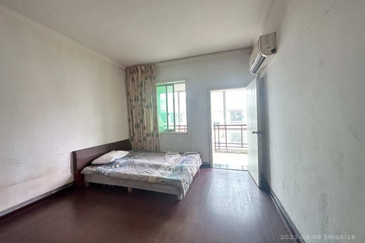 中南汽车世界  2室2厅1卫    1100.0元/月室内图