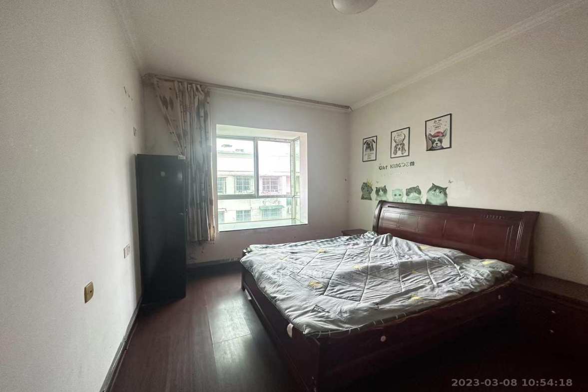 中南汽车世界  2室2厅1卫    1100.0元/月室内图1