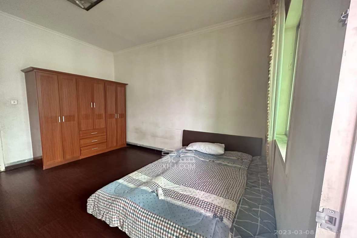 中南汽车世界  2室2厅1卫    1100.0元/月室内图