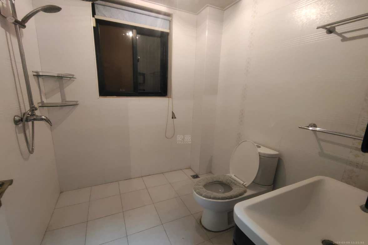 颐景园  3室2厅2卫    1800.0元/月室内图