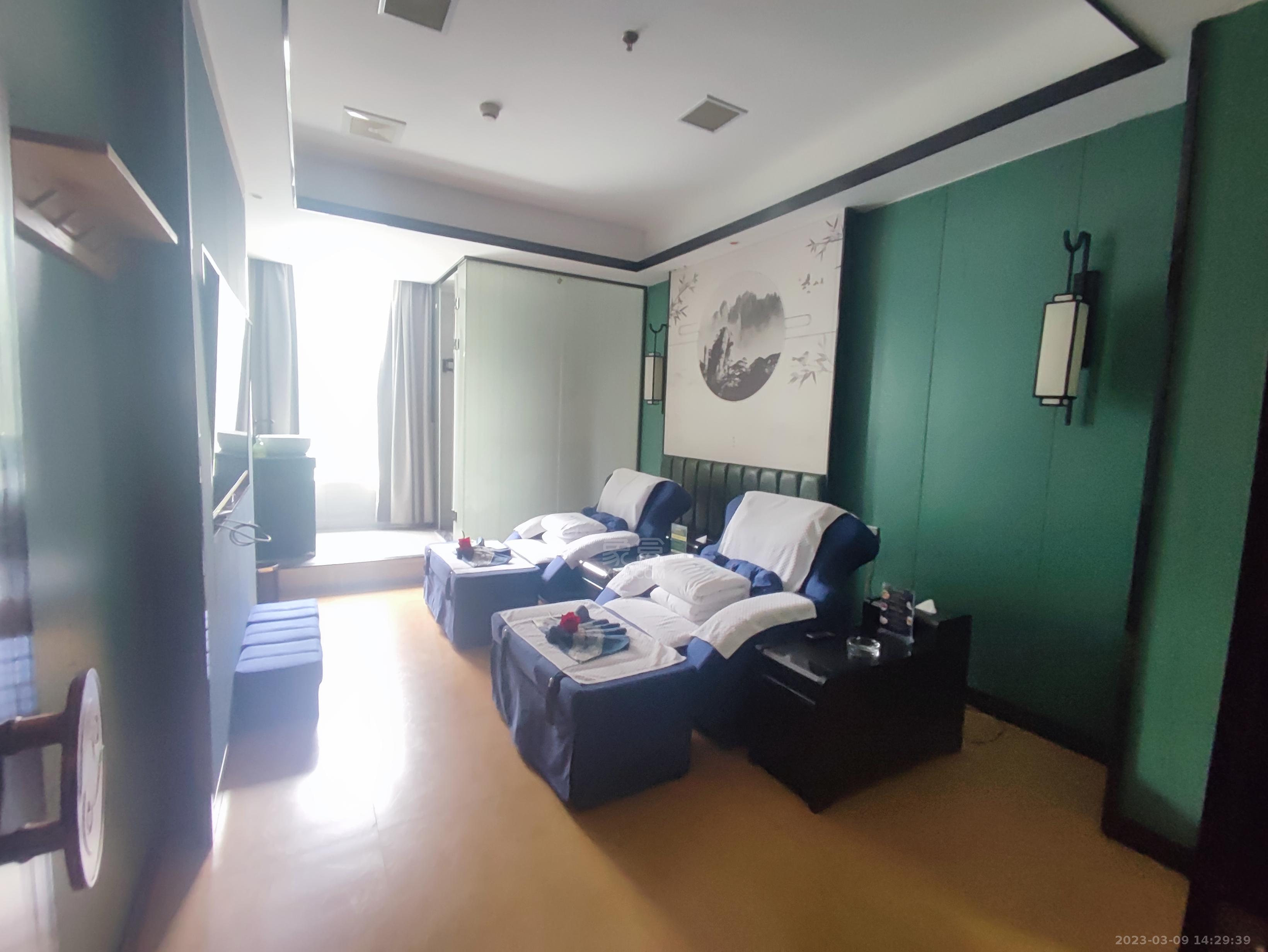 庐山春天   340.0㎡      18500.0元/月室内图