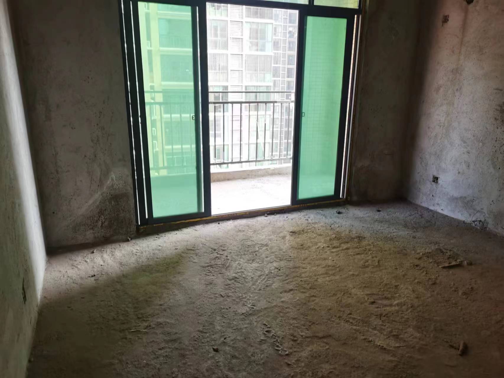 水映豪廷（一，二，三期）  4室2厅2卫   80.00万