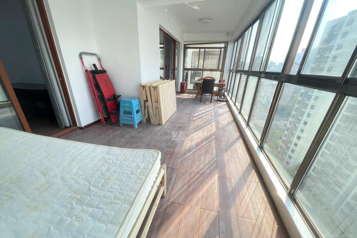 银杏嘉园  4室2厅2卫    3600.0元/月室内图