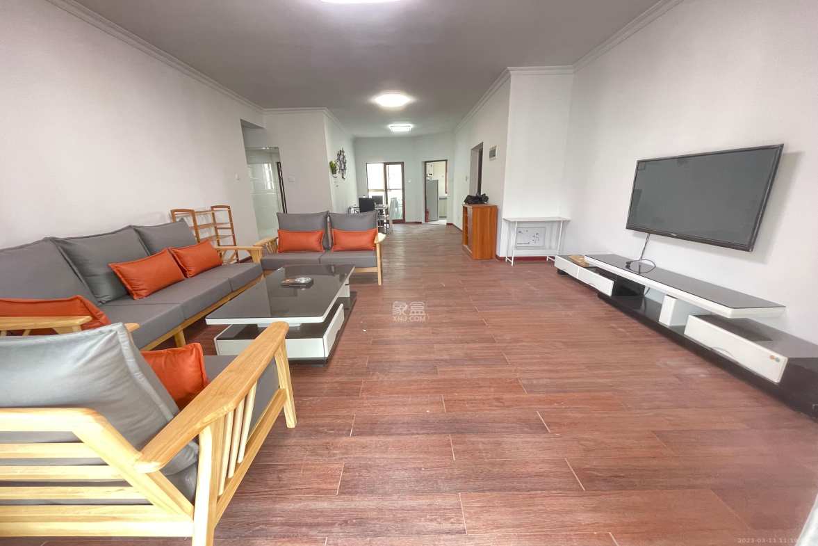 银杏嘉园  4室2厅2卫    3600.0元/月室内图1