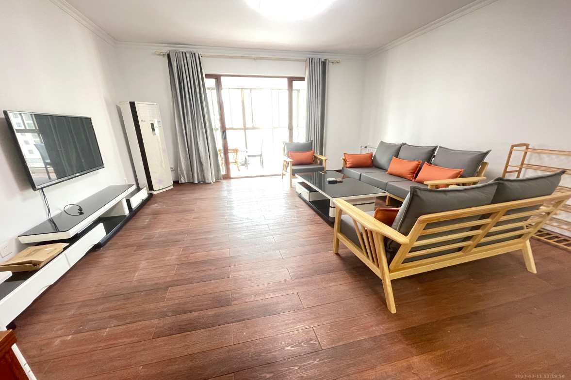 银杏嘉园  4室2厅2卫    3600.0元/月室内图