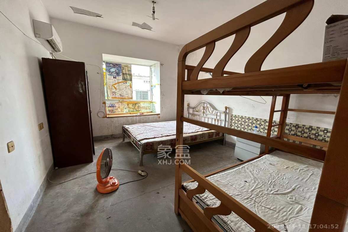 中南汽车世界 2室2厅1卫 1000.00元/月 中南汽车世界 2室2厅1卫 1000.00元/月室内图