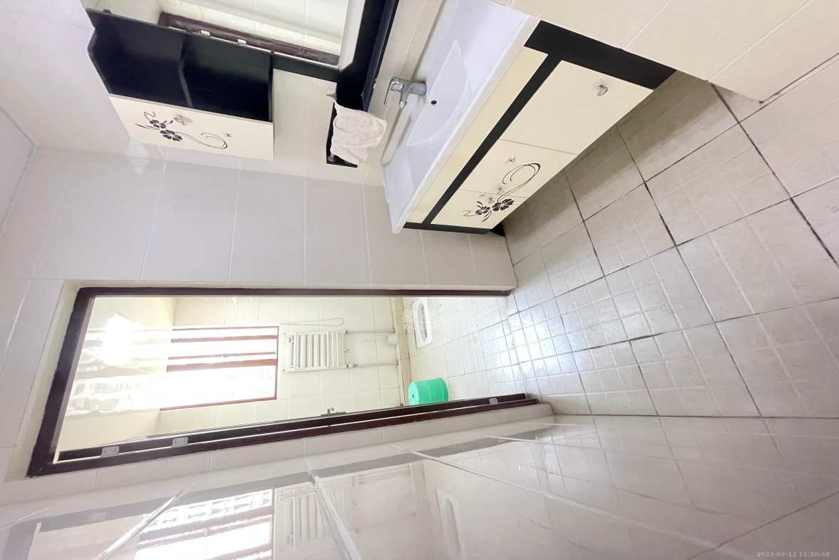 银杏嘉园  4室2厅2卫    3600.0元/月室内图