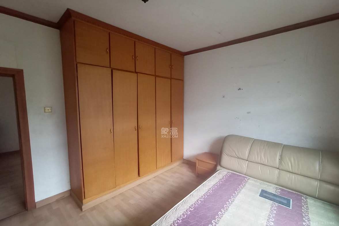 茶园坡社区(原王家冲社区)  1室1厅1卫   1300.00元/月室内图