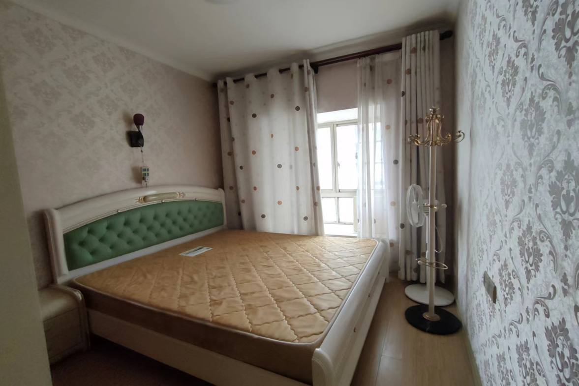 东方豪苑 3室2厅1卫 2200.00元/月 东方豪苑 3室2厅1卫 2200.00元/月室内图