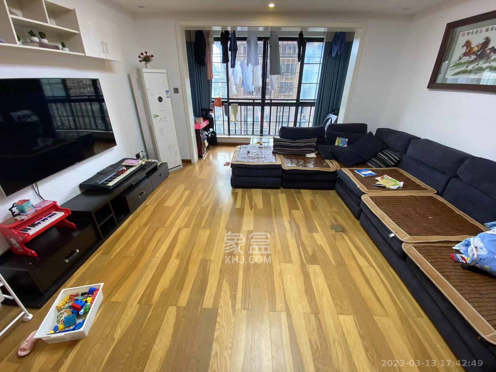 盘龙名府  4室2厅2卫    60.0万