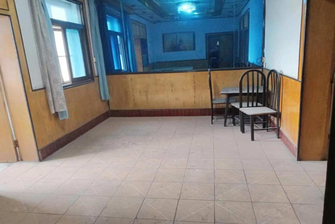 索桥居委会  2室1厅1卫   12.00万室内图1