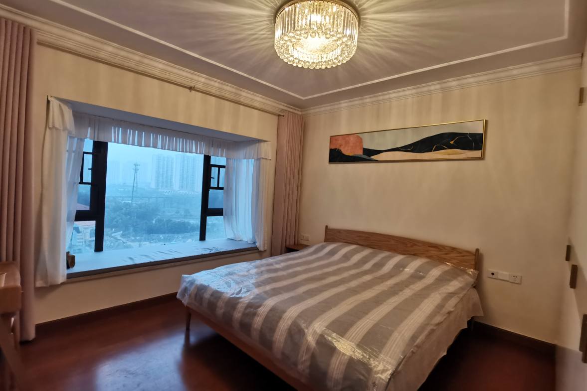 恒大绿洲  3室2厅2卫   2000.00元/月室内图1