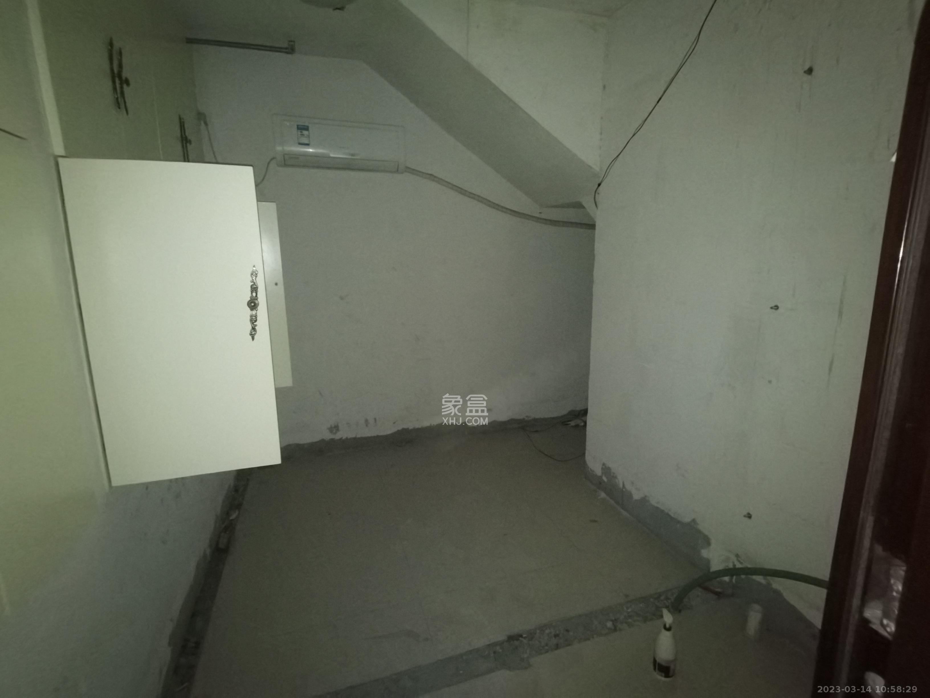 万科魅力之城   135.0㎡      4000.0元/月室内图