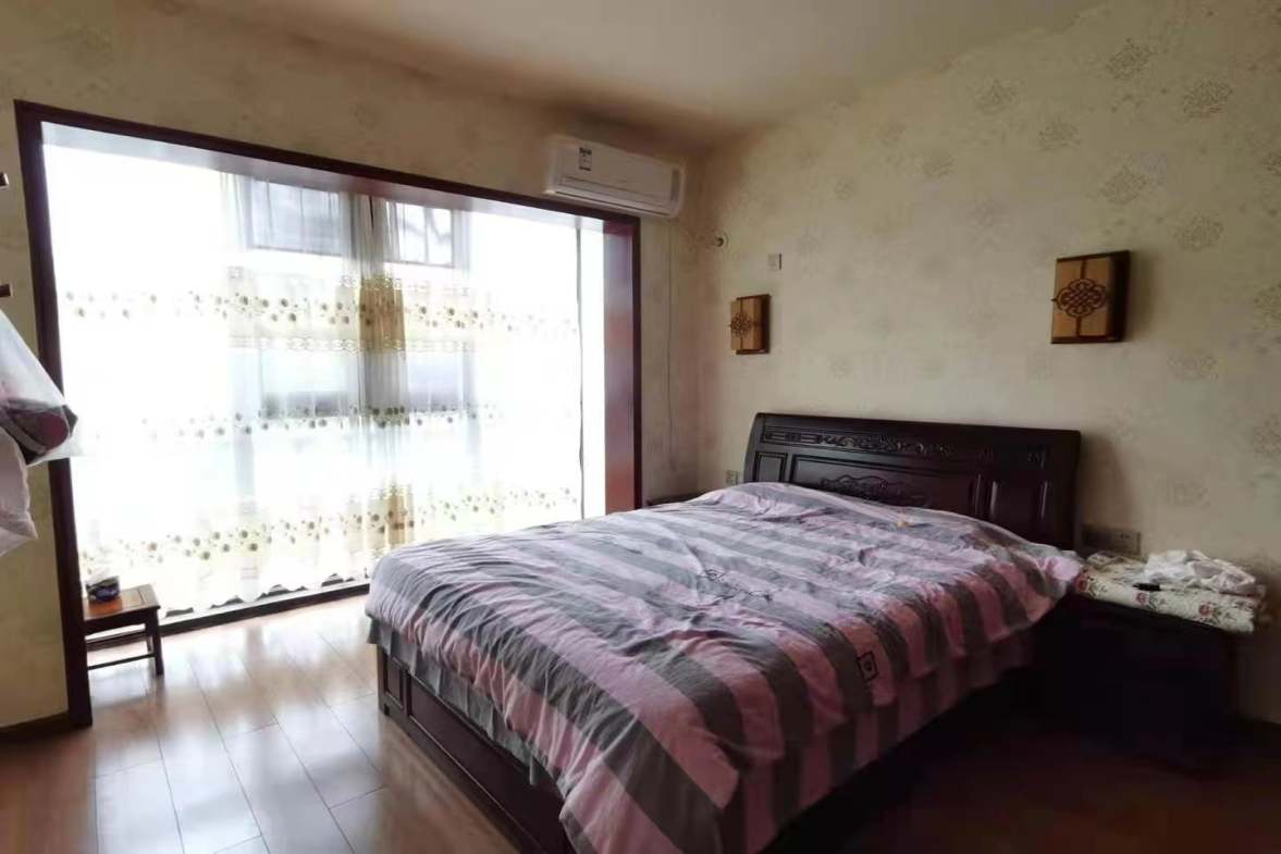 众一桂府  4室2厅2卫   168.00万 众一桂府  4室2厅2卫   168.00万室内图