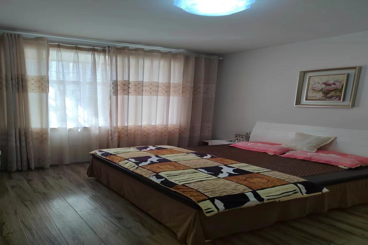 春和园  3室2厅2卫   75.80万卧室