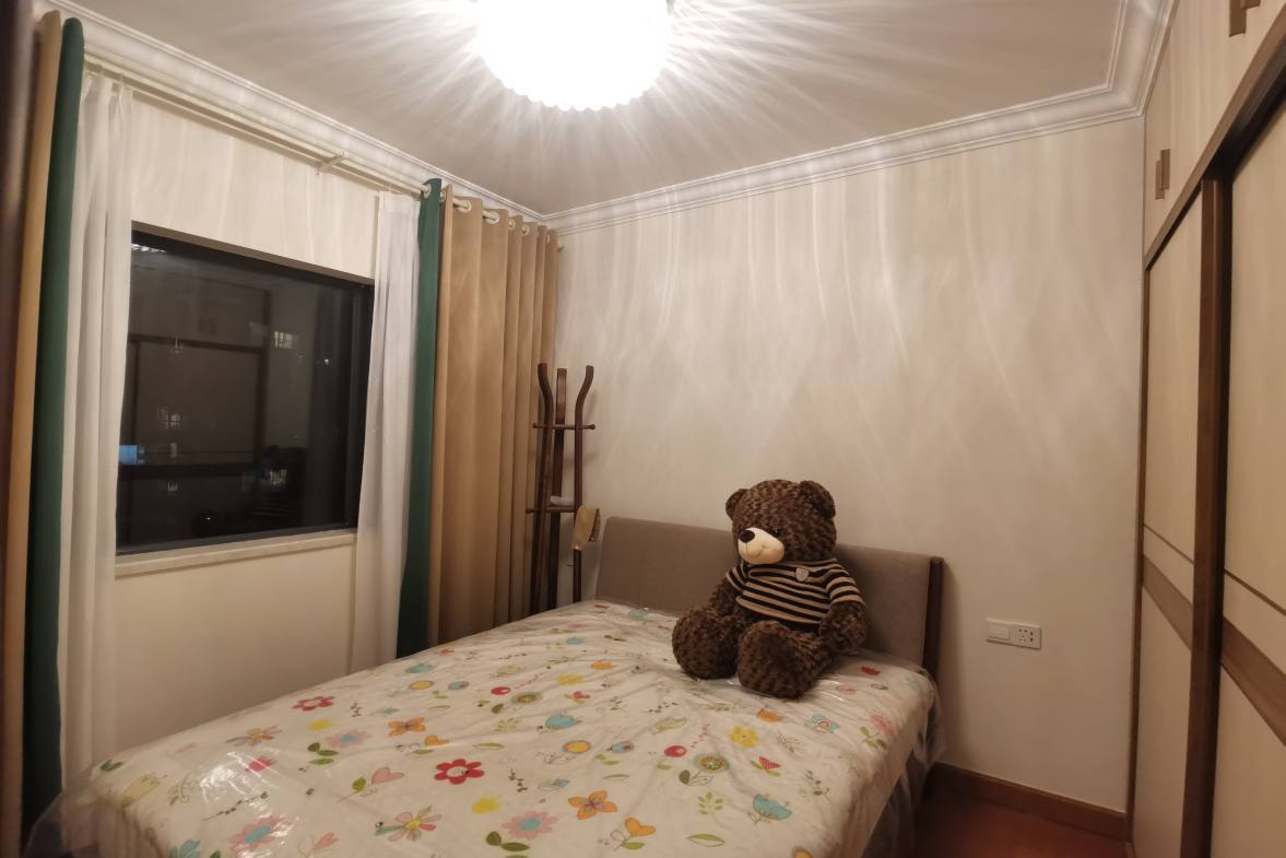 恒大绿洲  3室2厅2卫   2000.00元/月室内图