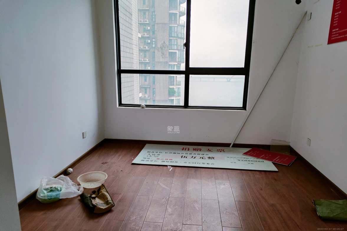 湘江世纪城临江苑 5室2厅2卫 3000.00元/月 湘江世纪城临江苑 5室2厅2卫 3000.00元/月室内图