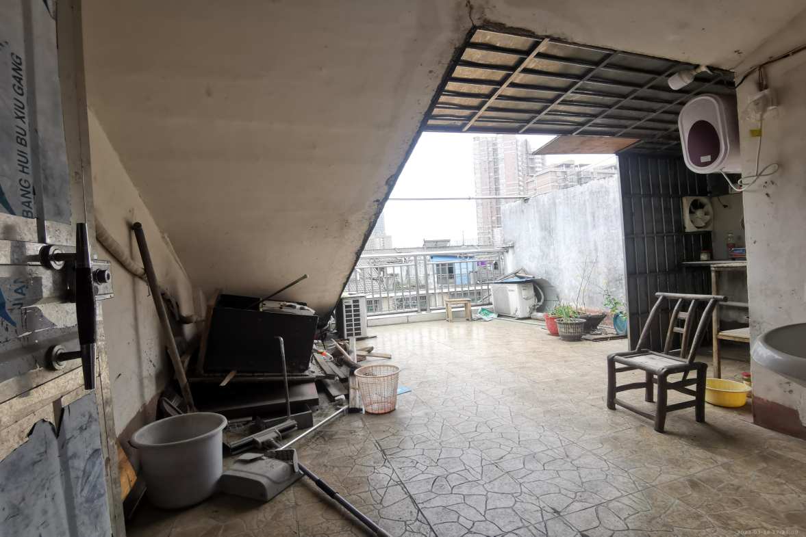 星沙国际物流园/泉星社区 3室2厅1卫 1000.00元/月 星沙国际物流园/泉星社区 3室2厅1卫 1000.00元/月室内图