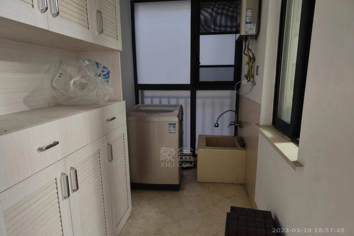 中建御山和苑  3室2厅1卫    2200.0元/月室内图