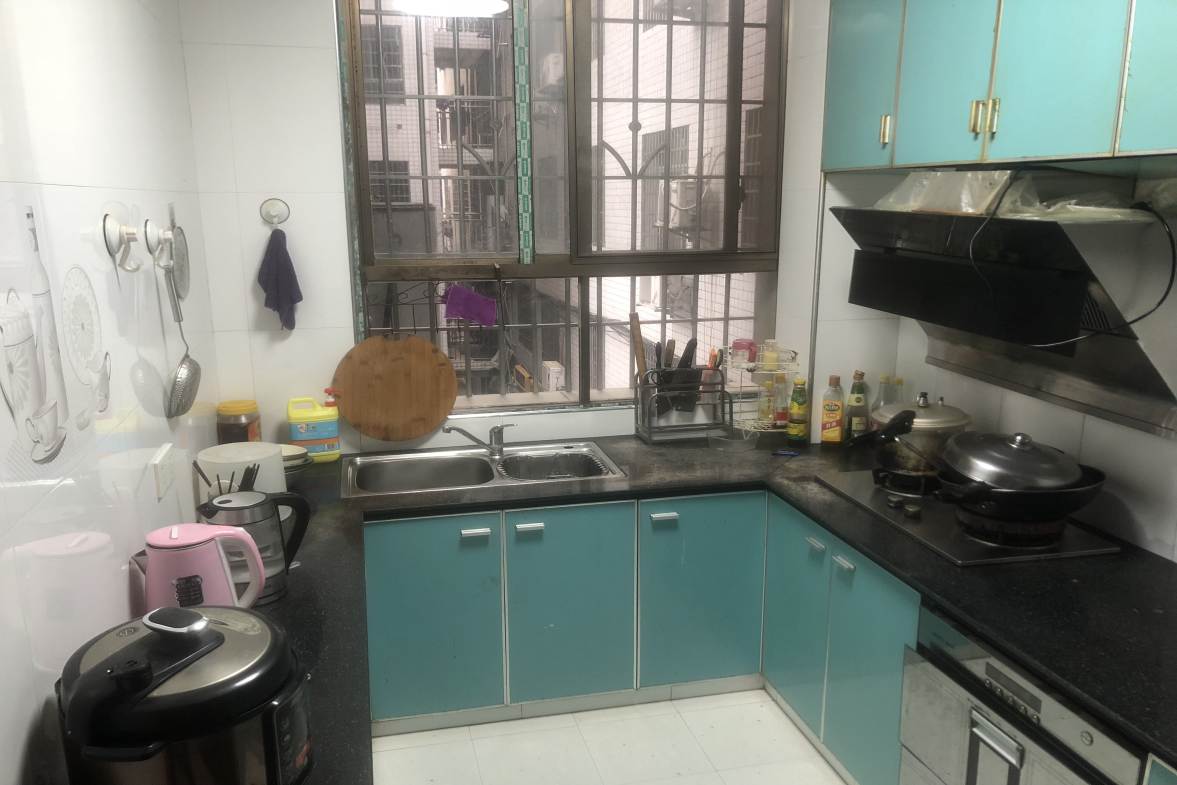 八一橡胶厂(长青中街) 3室2厅2卫 1500.00元/月 八一橡胶厂(长青中街) 3室2厅2卫 1500.00元/月室内图