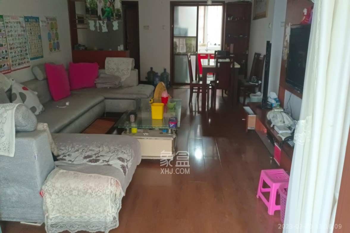 东城名苑  3室2厅2卫   1700.00元/月室内图1