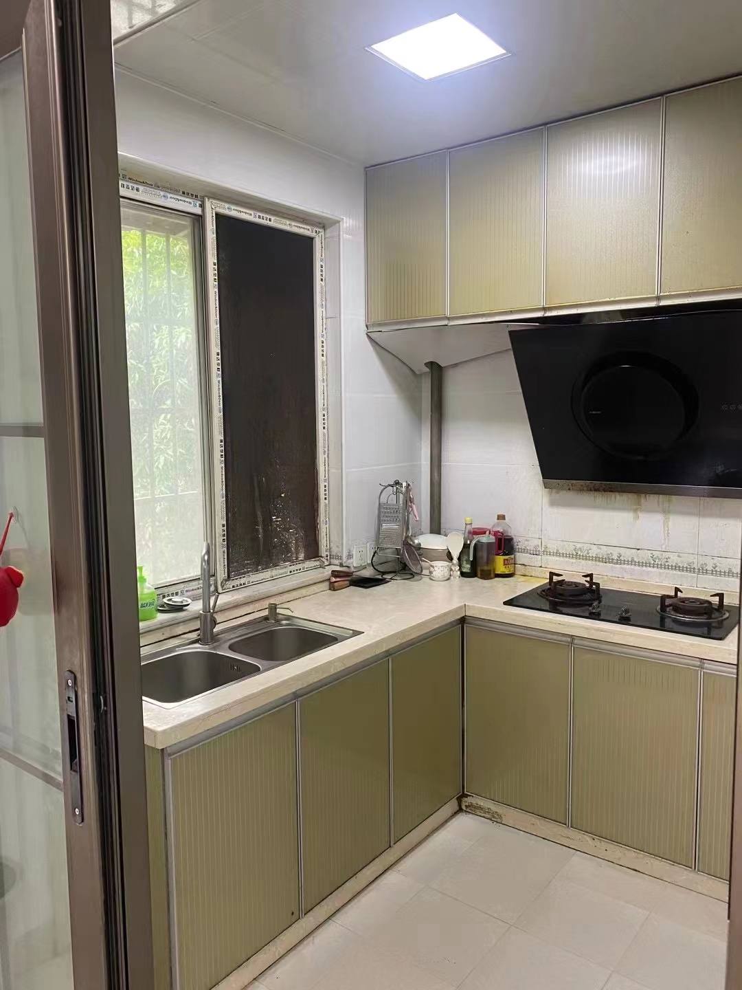 建湘小区  2室2厅1卫    1600.0元/月室内图