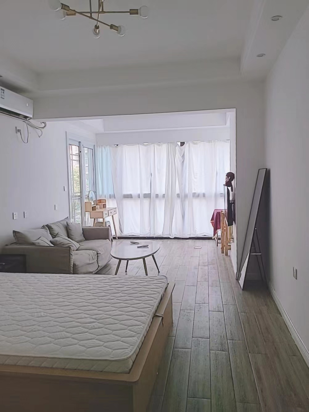 金河湾1881  1室1厅1卫   1300.00元/月