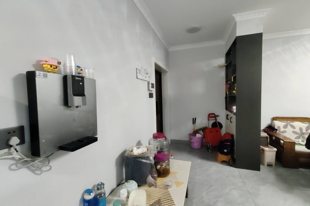 新科苑  2室2厅1卫    68.8万客厅