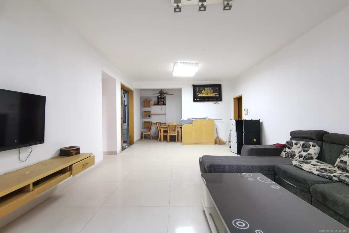 圣华名城建设北路110号  3室2厅2卫   1500.00元/月室内图