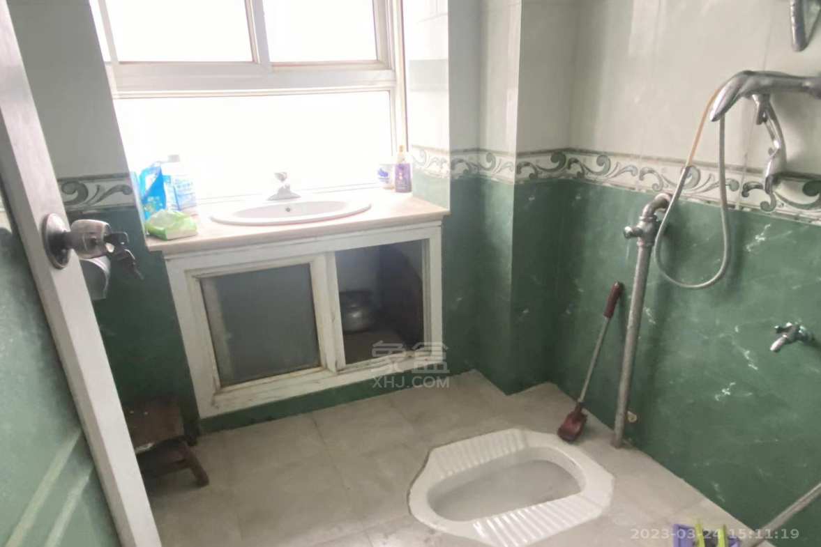 云里小区  4室2厅2卫    1500.0元/月室内图