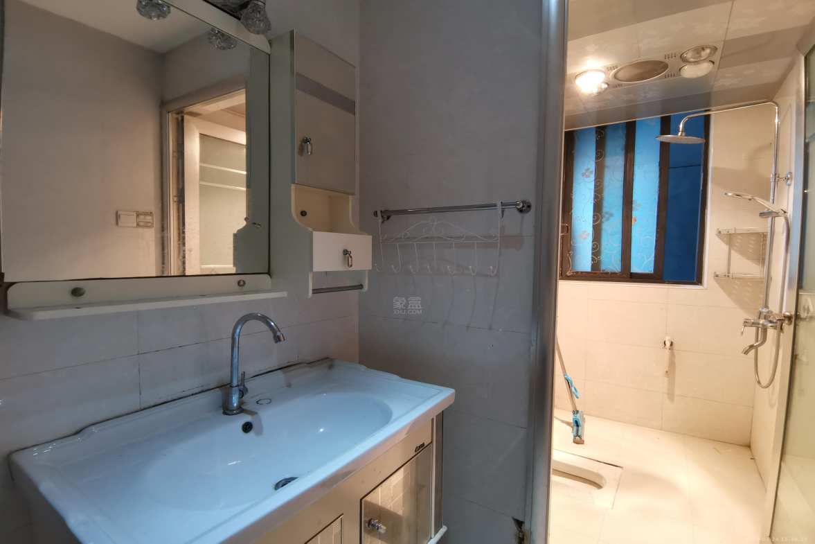 圣华名城建设北路110号  3室2厅2卫   1500.00元/月室内图