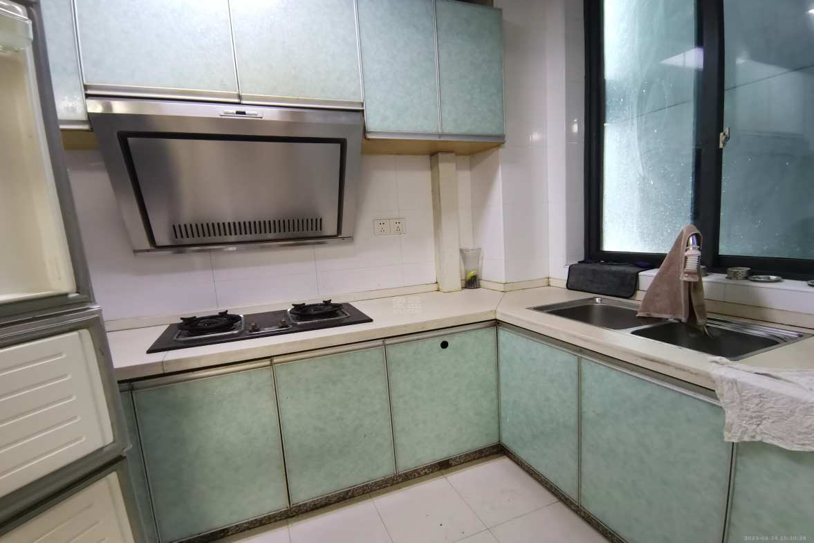 圣华名城建设北路110号  3室2厅2卫   1500.00元/月室内图