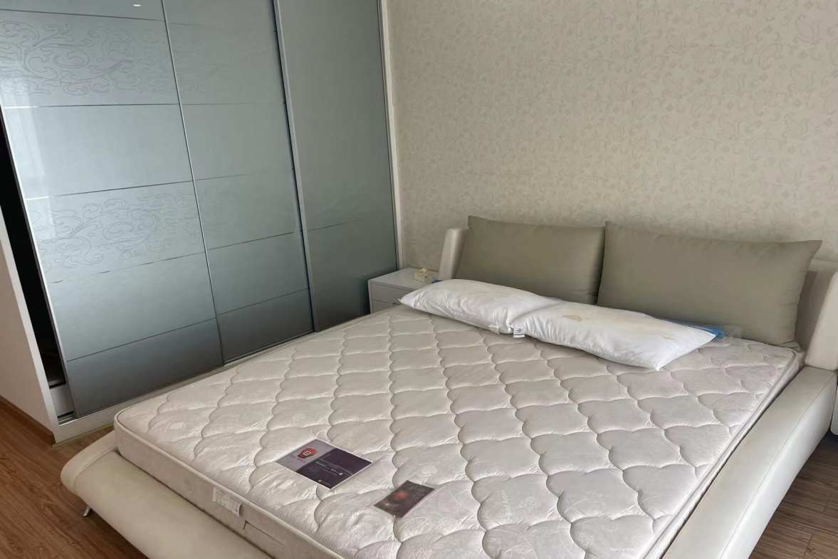 雅士林湘苑一期  3室2厅2卫   2800.00元/月室内图