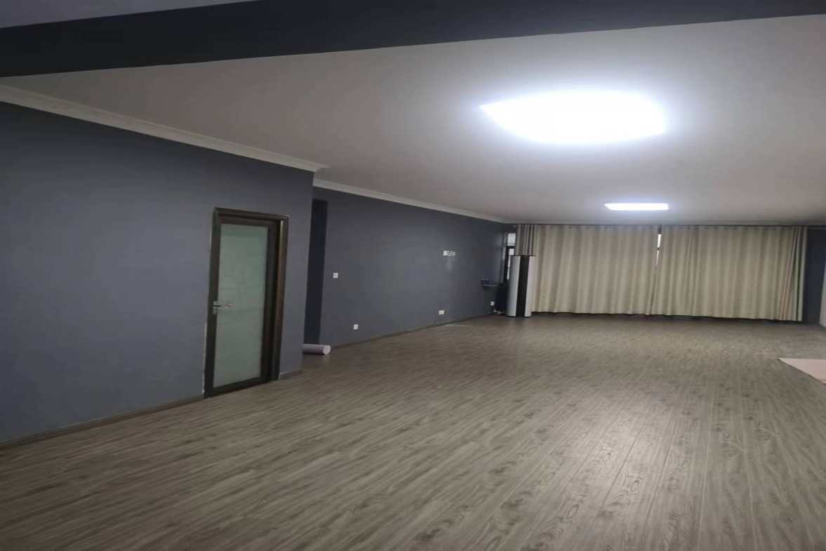 汇景花园  4室2厅2卫   3000.00元/月室内图