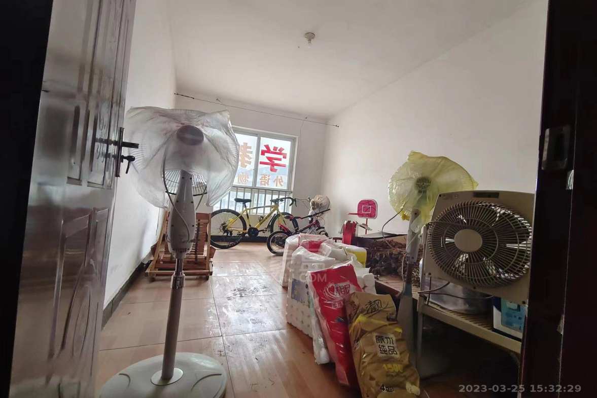 耀华锦园 3室2厅1卫 1500.0元/月 耀华锦园 3室2厅1卫 1500.0元/月小区图