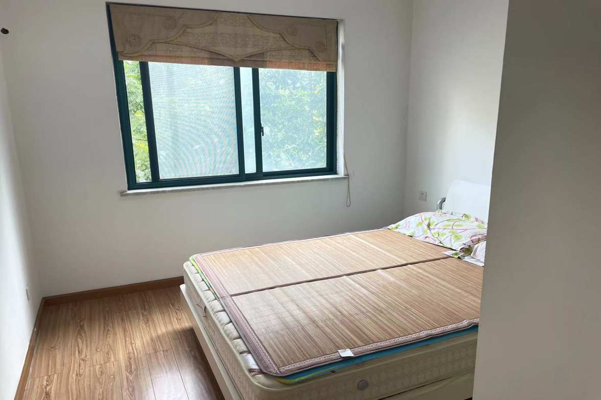 雅士林湘苑一期  3室2厅2卫   2800.00元/月室内图