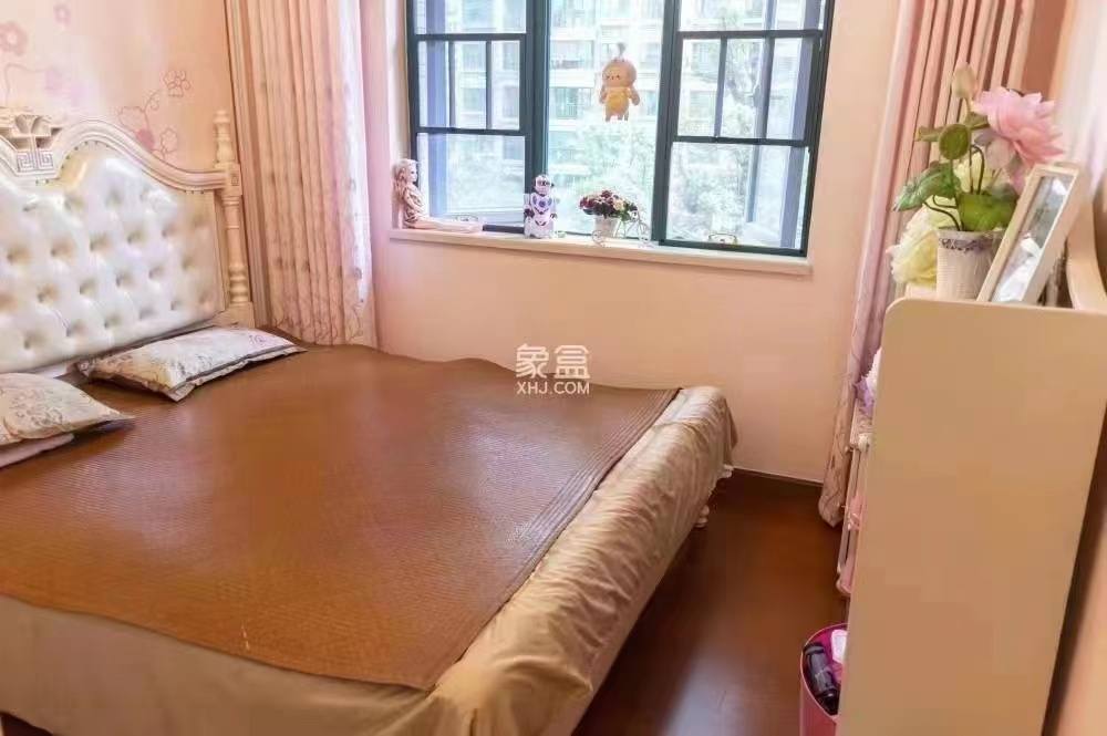 恒大绿洲  3室2厅2卫   2200.00元/月室内图1