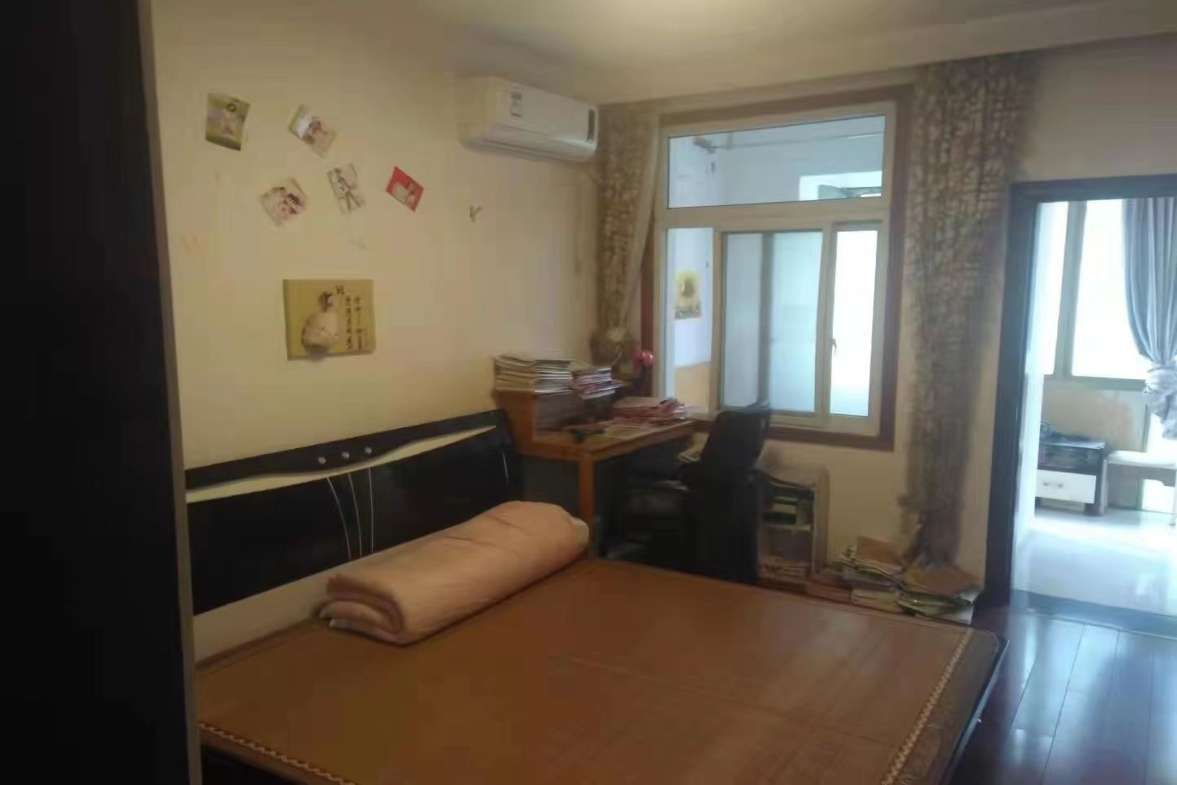 涟滨新城  3室2厅2卫    65.8万客厅