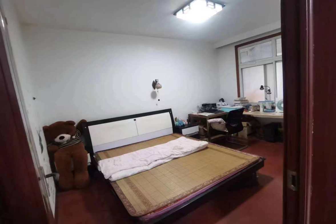 涟滨新城  3室2厅2卫    65.8万客厅