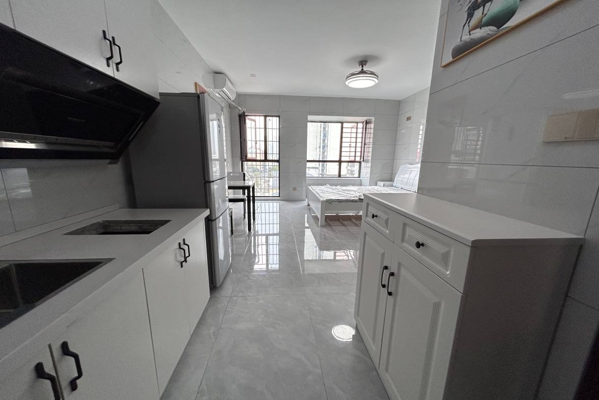 青春里  1室1厅1卫   1300.00元/月室内图