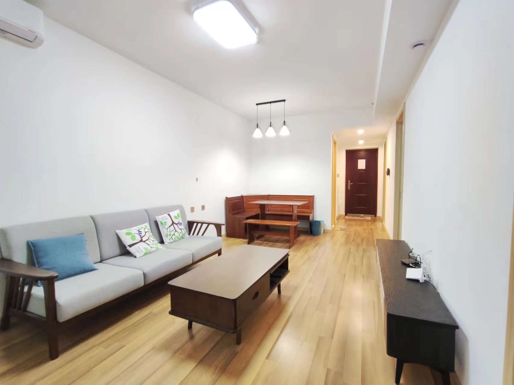 中铁建万科翡翠  3室2厅1卫   2800.00元/月