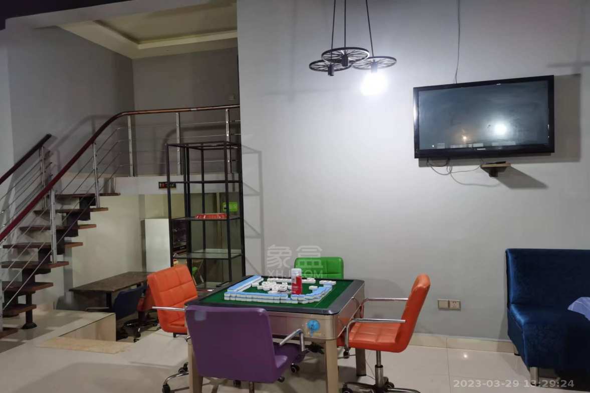 四季花园  3室1厅1卫    1800.0元/月 四季花园  3室1厅1卫    1800.0元/月室内图