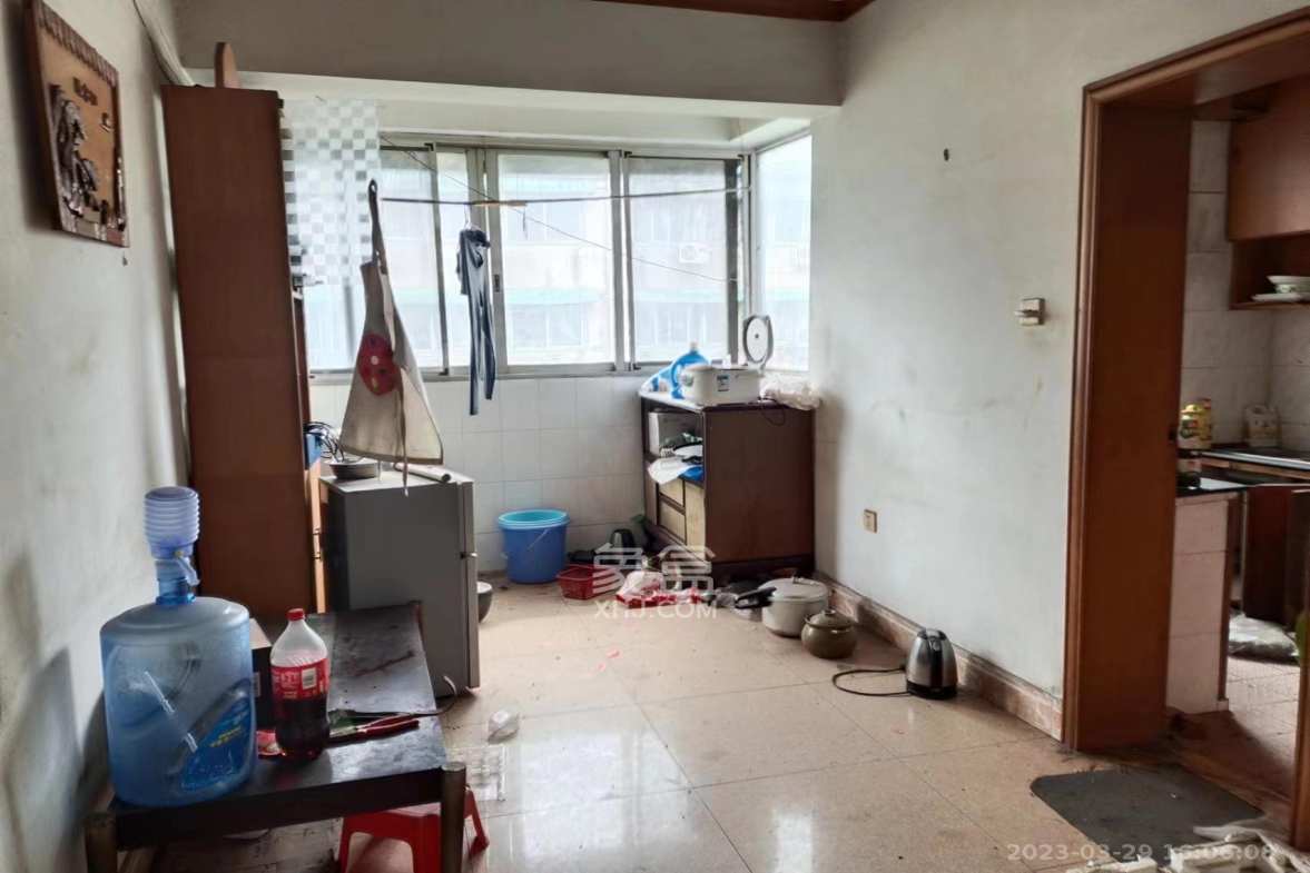 三湘小区  3室2厅1卫    1800.0元/月 三湘小区  3室2厅1卫    1800.0元/月室内图