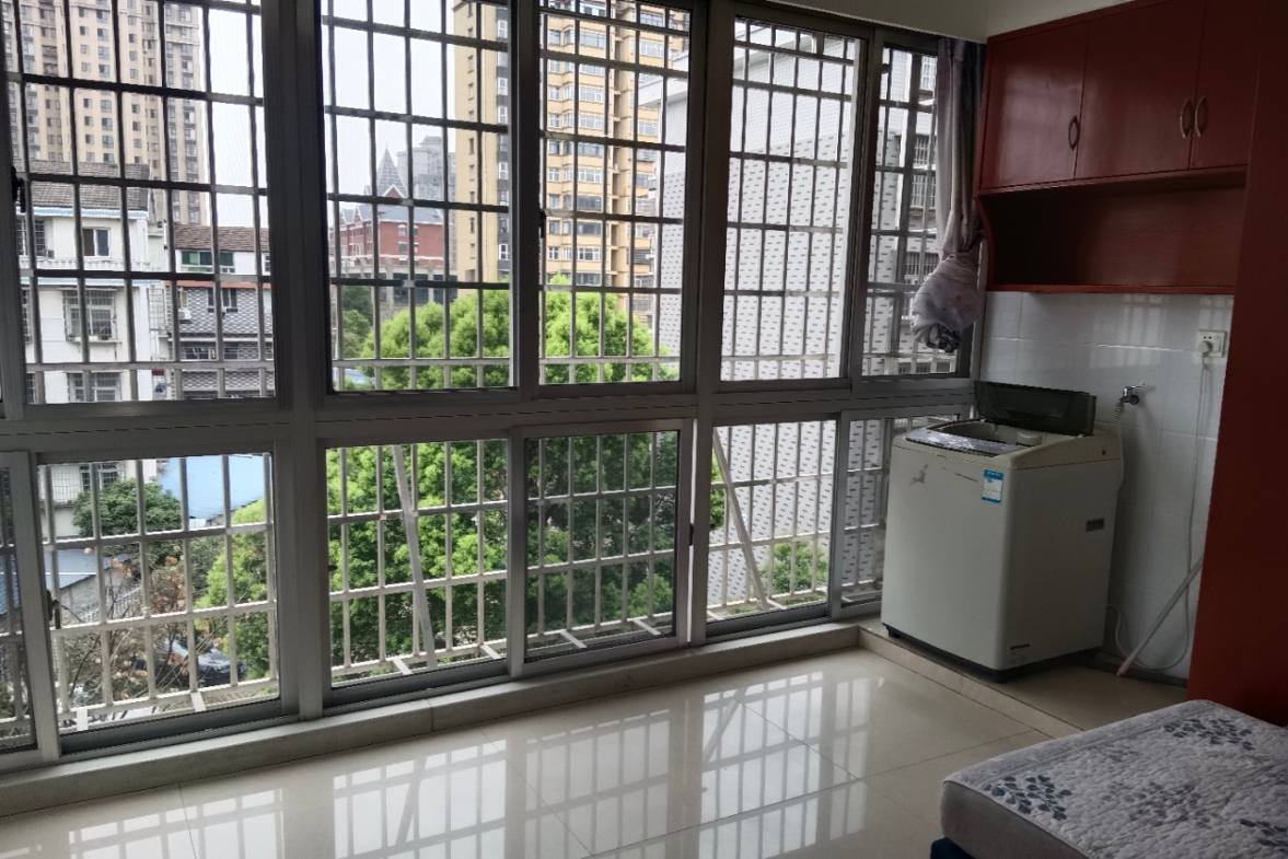 东风二组  2室2厅1卫   1400.00元/月户型图