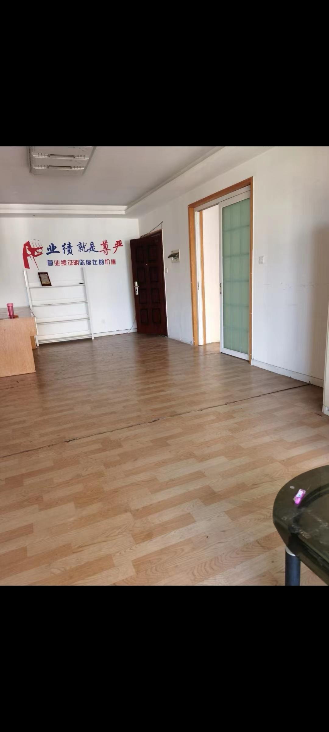 金源大厦  4室2厅2卫   2200.00元/月室内图