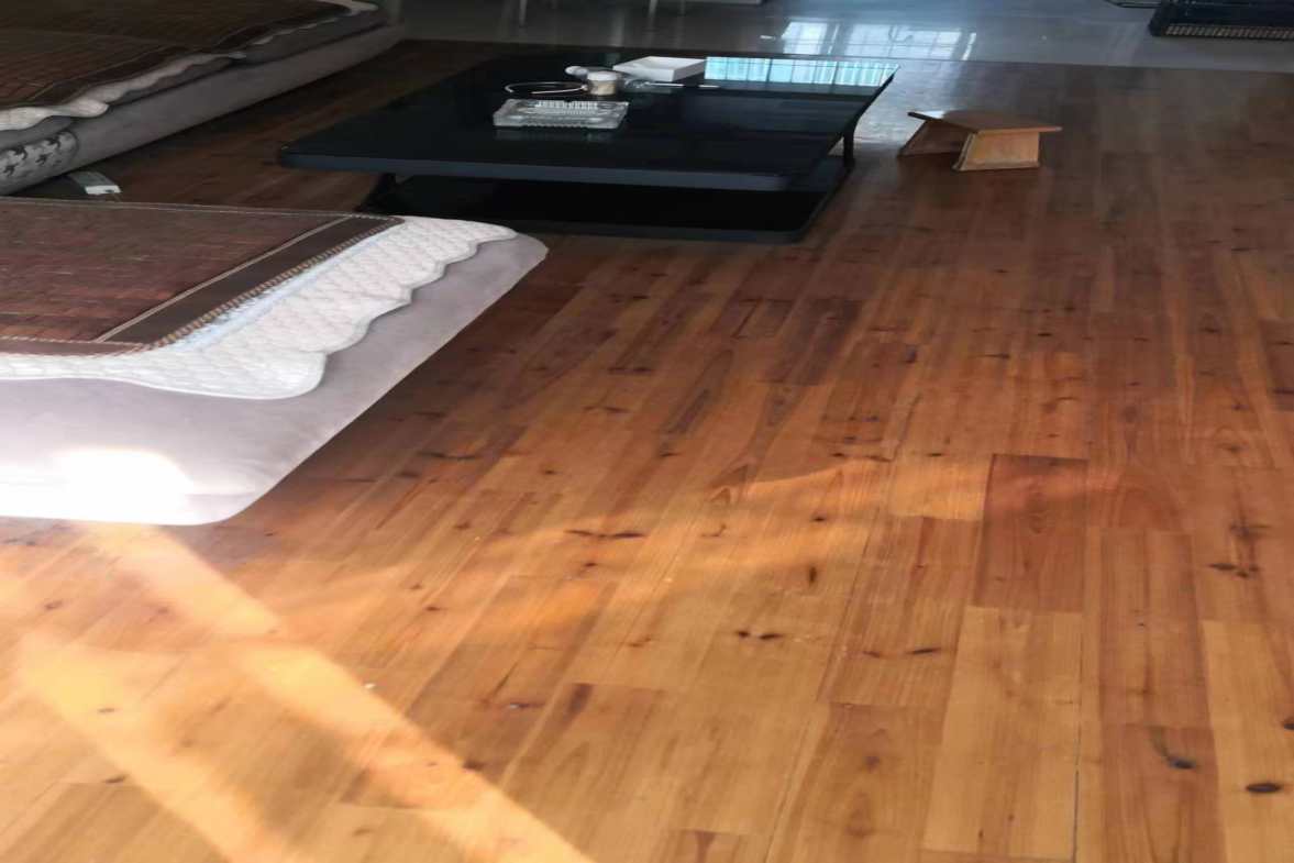 卧龙港  3室2厅2卫   1500.00元/月室内图