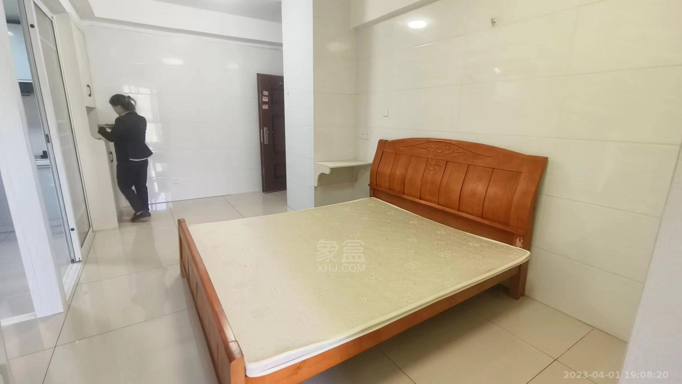 中建御山和苑  1室0厅1卫   1500.00元/月